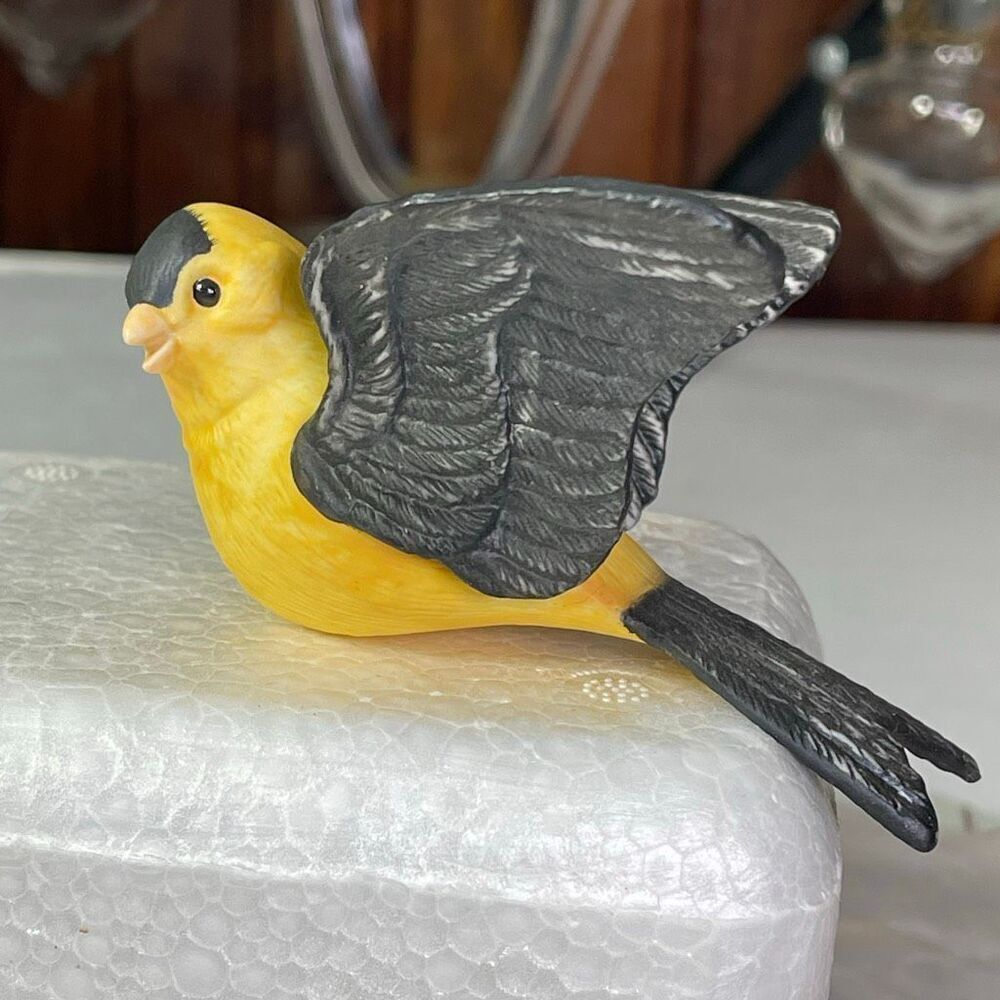 1987 Hallmark Goldfinch hand painted porcelain ornament